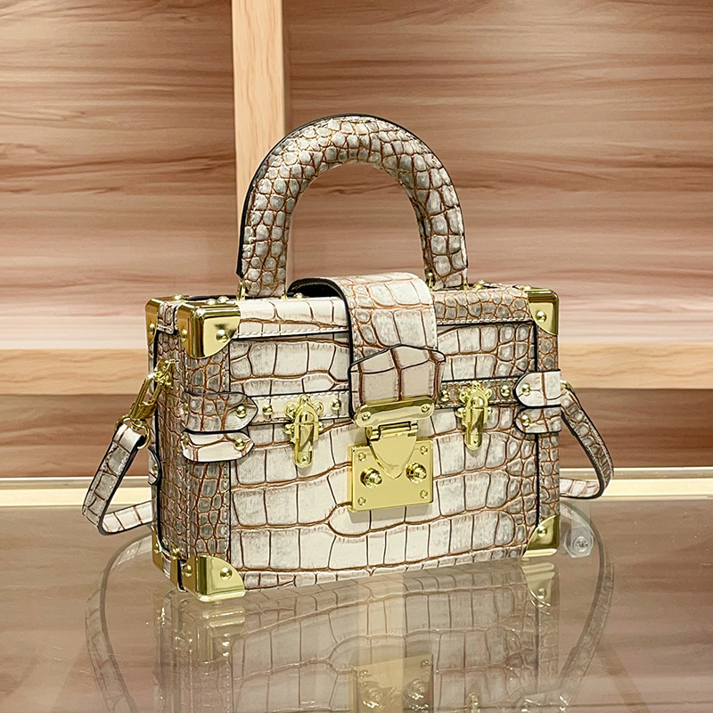 Fashionable Letter Logo Design - Women Bags Logo ulasan dan harga